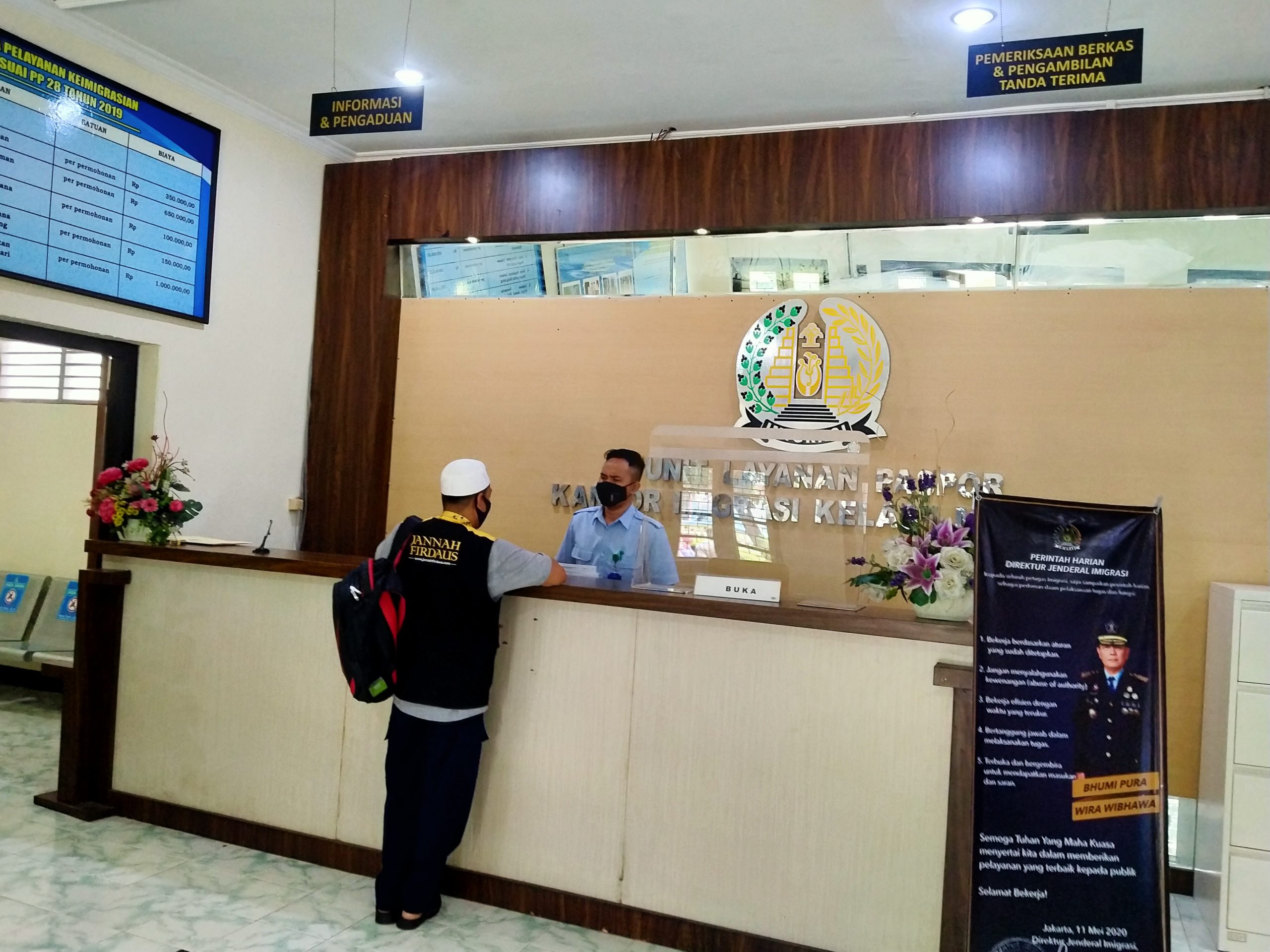 Pelaporan di Meja Resepsionis